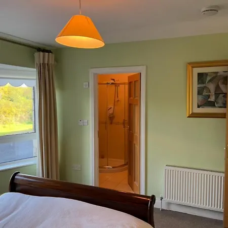 Hybrasil Nocleg ze śniadaniem 4*